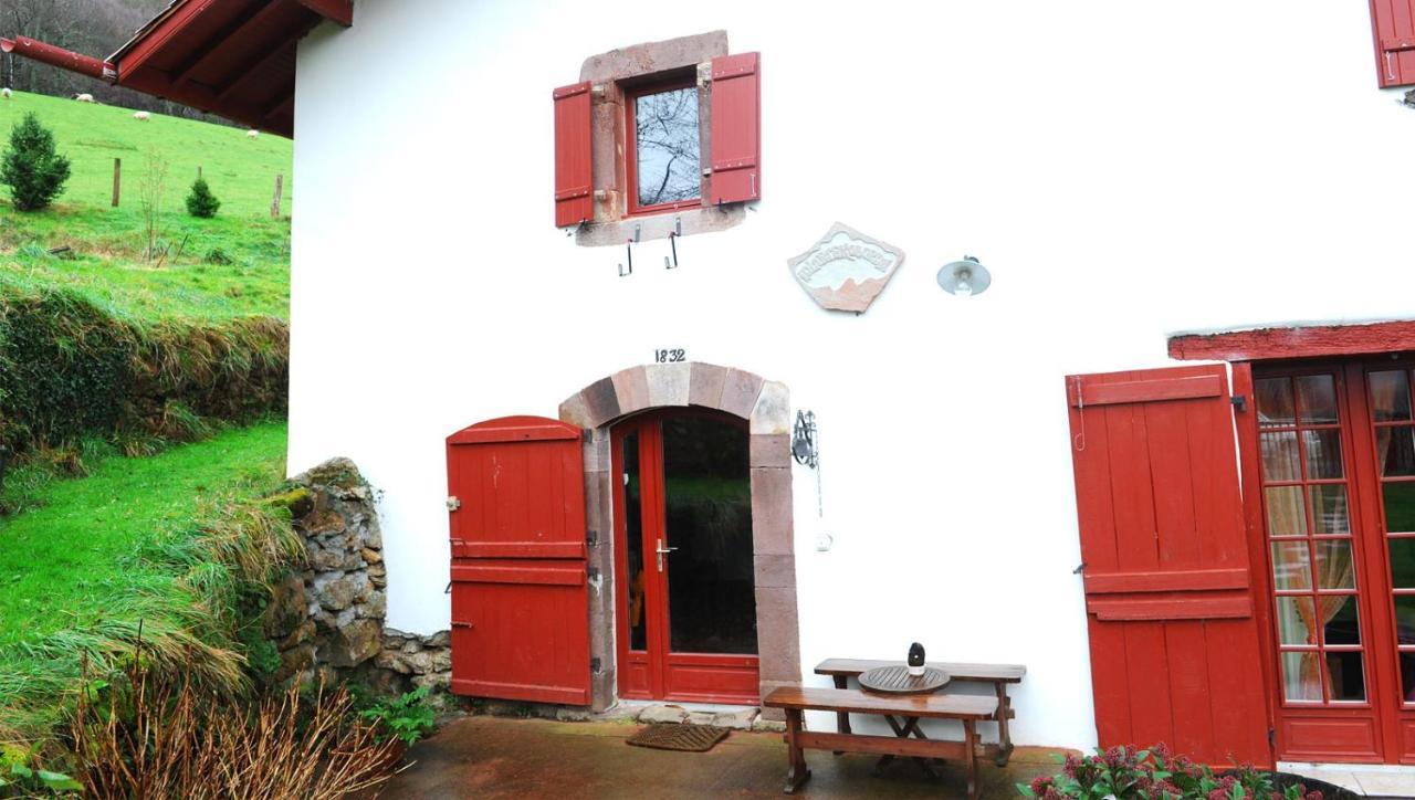 Chambres D'Hotes Idiartekoborda Saint-Etienne-de-Baigorry Dış mekan fotoğraf